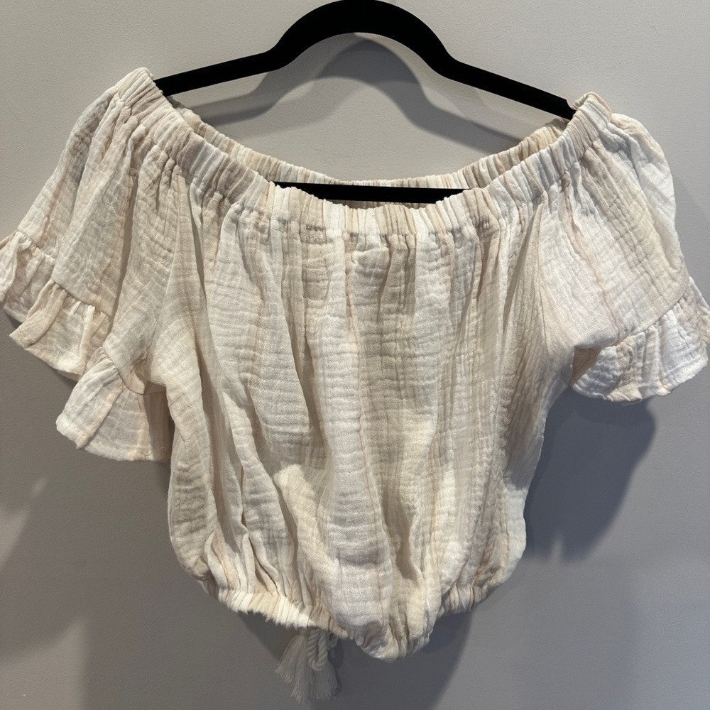 Off-Shoulder Crop Cream/ Brown Top